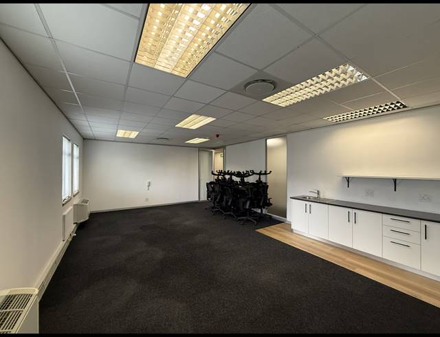 74M² OFFICE TO LET IN CONSTANTIA